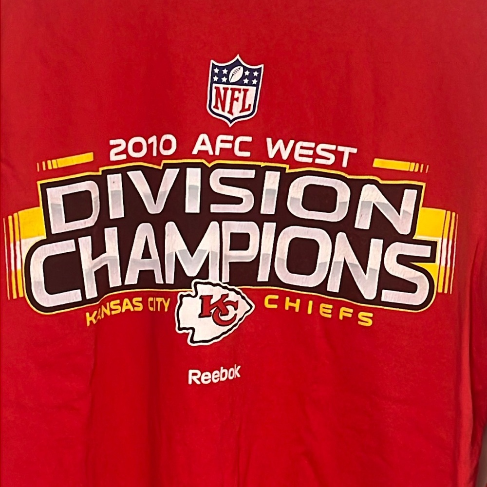Kansas City Chiefs men’s M long sleeve 2010 AFC West champions red logo tshirt